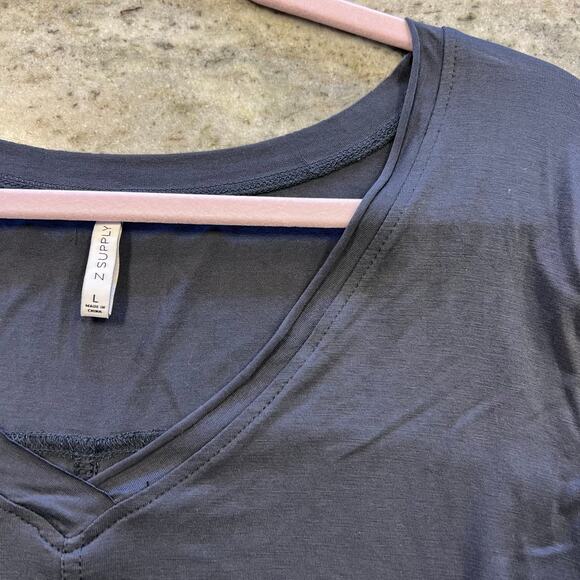 Z Supply Charcoal Gray Basic Butter Soft V-Neck Tee Large - Picture 3 of 3